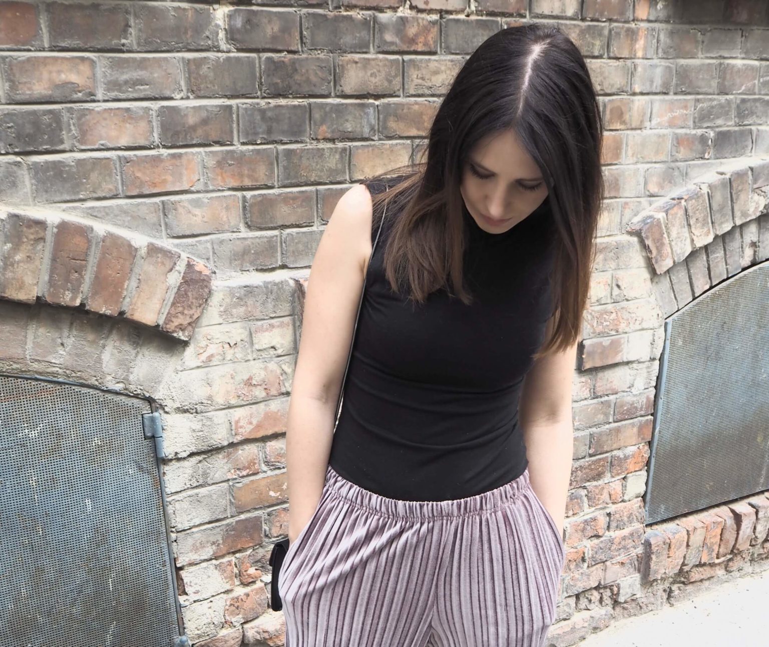 WIDE LEG PANTS: One Trend-Different Styles Plissee Culotte Samt