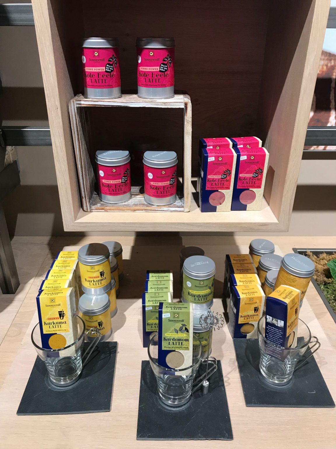 Exklusive Latte-Verkostung bei Sonnentor in Wien Sonnentor Rote Beete & Kardamom Latte