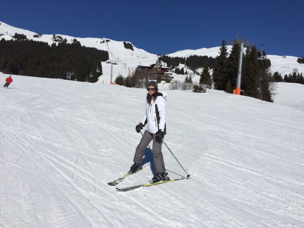 MaryJay beim Skifahren