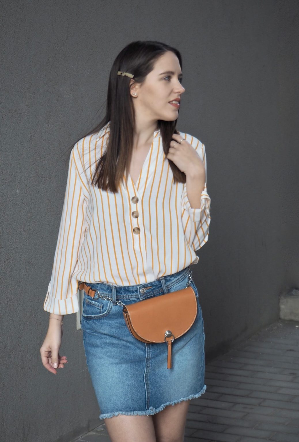 Statement-Haarspangen: Die neuen Trend Accessoires in diesem Frühling und Sommer Outfit mit Statement Haarspange