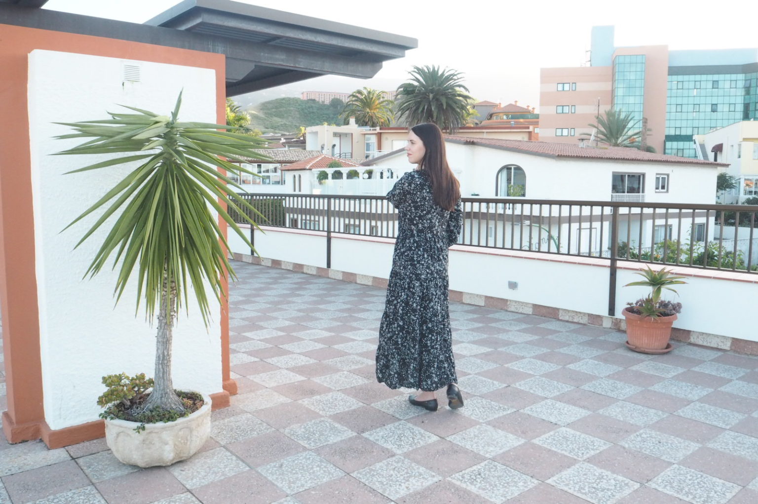 Longsleeve Maxi Dress: der neue Allrounder Flowerprint Maxi Dress